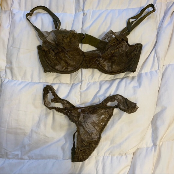 Savage Fenty Chantilly Cascade Balconette Bra & Thong Set - Picture 4 of 7